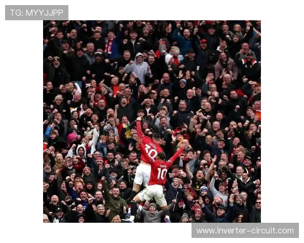 曼联防线失误频繁,稳定性承压制约赛季走势 曼联防线失误频繁,稳定性承压制约赛季走势